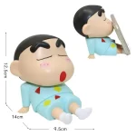 Kích thước giá đỡ điện thoại hình cậu bé Shin pijama