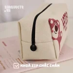 Khóa zip chắc chắn của túi bút vải gấu dâu LOTSO