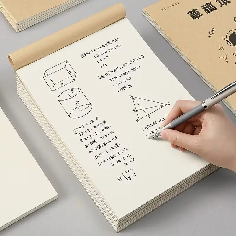 Viết công thức toán học trên giấy nháp Kraft