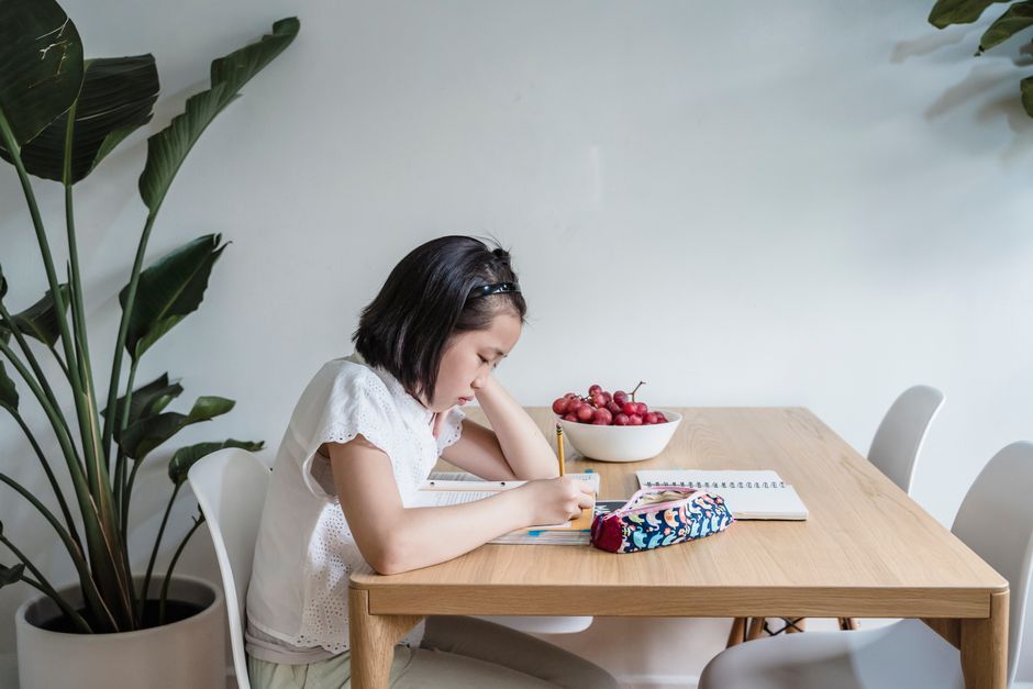 Thiết kế góc học tập tối giản cho học sinh